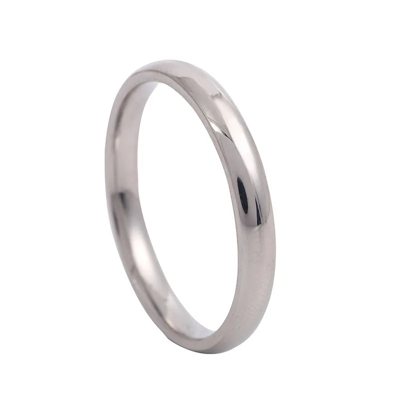 Anillo de acero inoxidable pulido en tonos dorado, rosa y negro