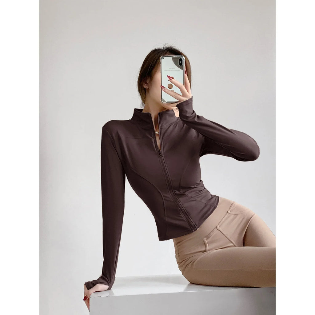 Campera Deportiva Mujer Slim Fit con Cierre y Secado Rápido