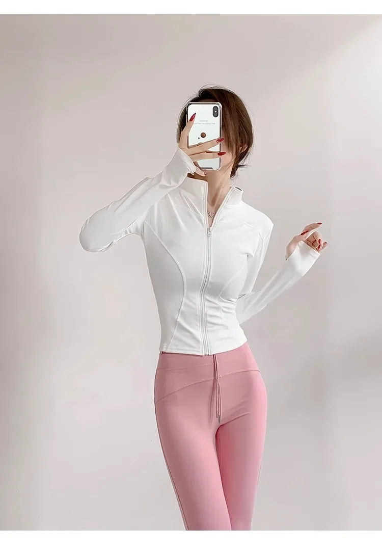 Campera Deportiva Mujer Slim Fit con Cierre y Secado Rápido