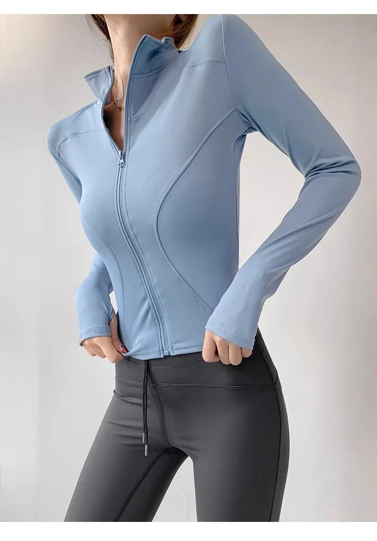 Campera Deportiva Mujer Slim Fit con Cierre y Secado Rápido