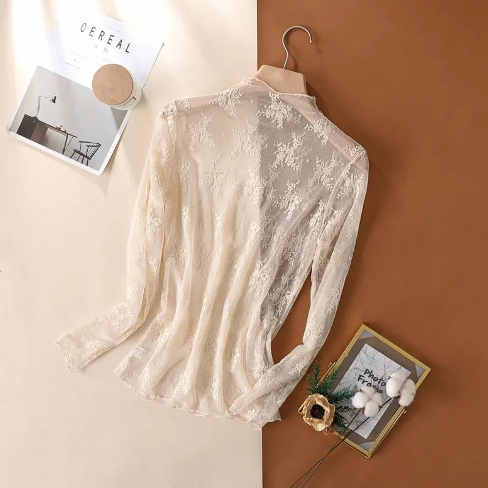 Remera de mujer transparente de encaje con manga larga
