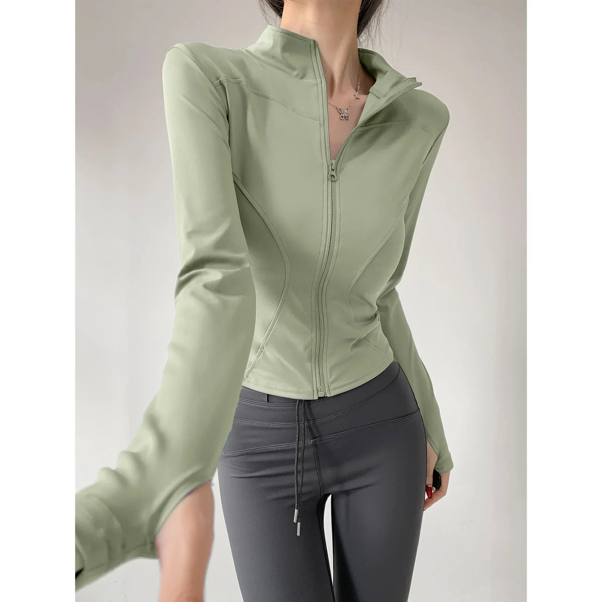 Campera Deportiva Mujer Slim Fit con Cierre y Secado Rápido