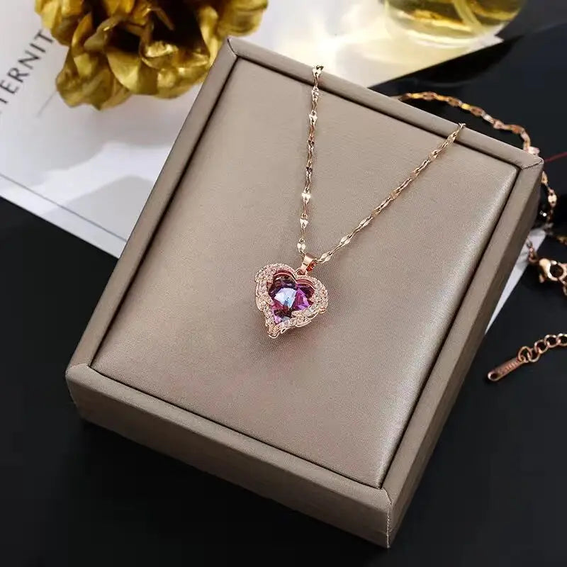 Collar con Dije de Corazón de Cristal en Acero Inoxidable