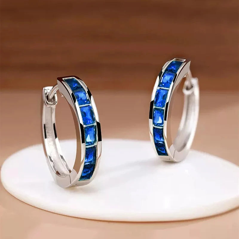 Aros Argolla con Circonias Cuadradas, Diseño Clásico y Elegante