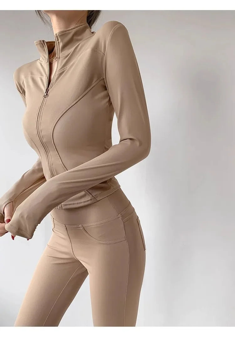 Campera Deportiva Mujer Slim Fit con Cierre y Secado Rápido